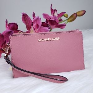 ⚠️SALE⚠️🌺 Michael Kors double zip wristlet